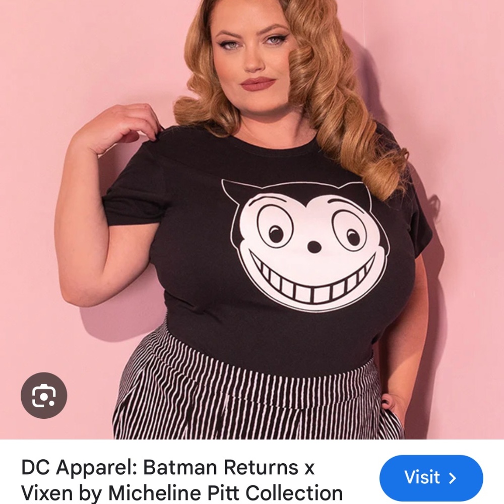 Vixen Micheline Pitt, Batman Returns Tee S